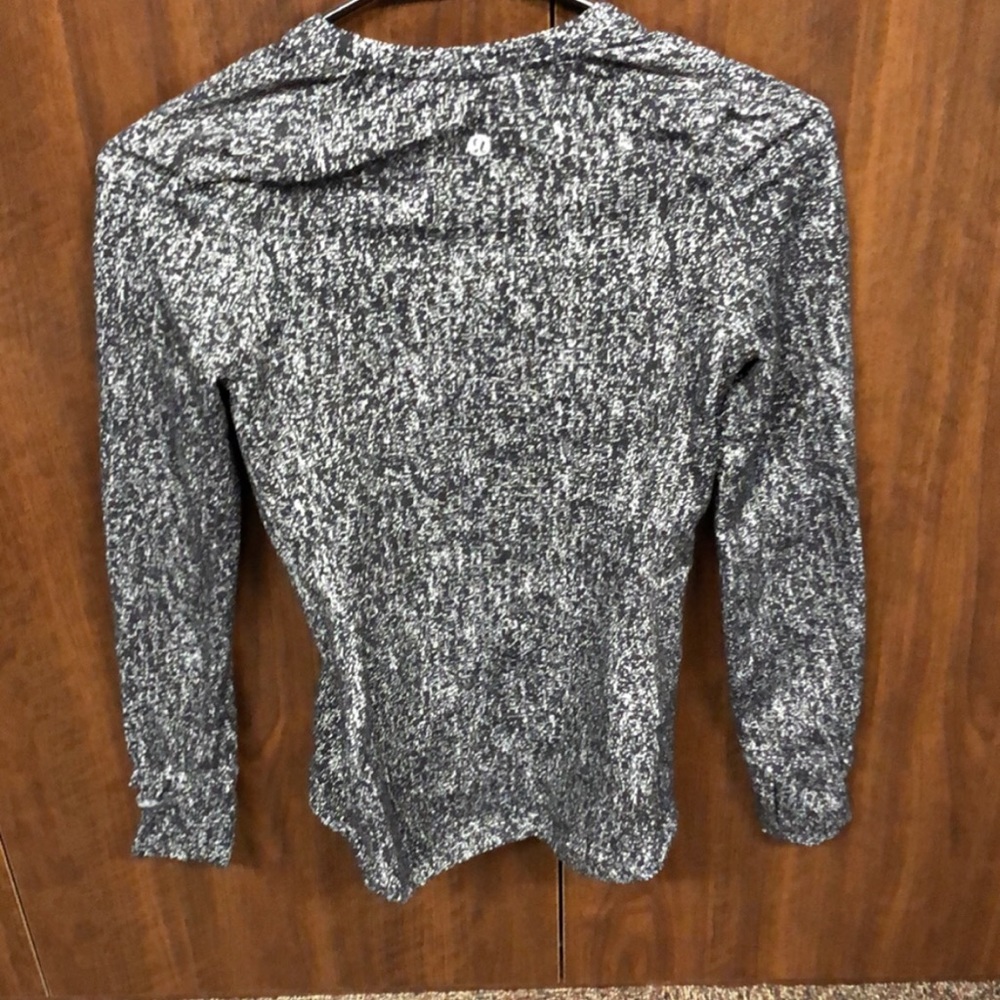 Lululemon Long Sleeve Top - Grey/Black